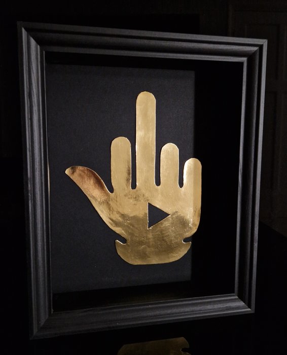 Robert Mars - Rare 23ct gold middle finger "1 Million F*ck You's"