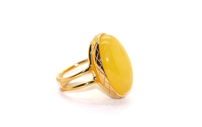 Bernstein Handgefertigter Ring aus 925er Sterlingsilber, 24 Karat vergoldet, mit baltischem - Bernstein