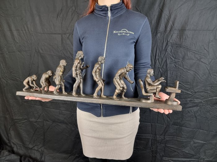Statue, XL Evolution of Mankind 68cm - 21.5 cm - Harz - 2024