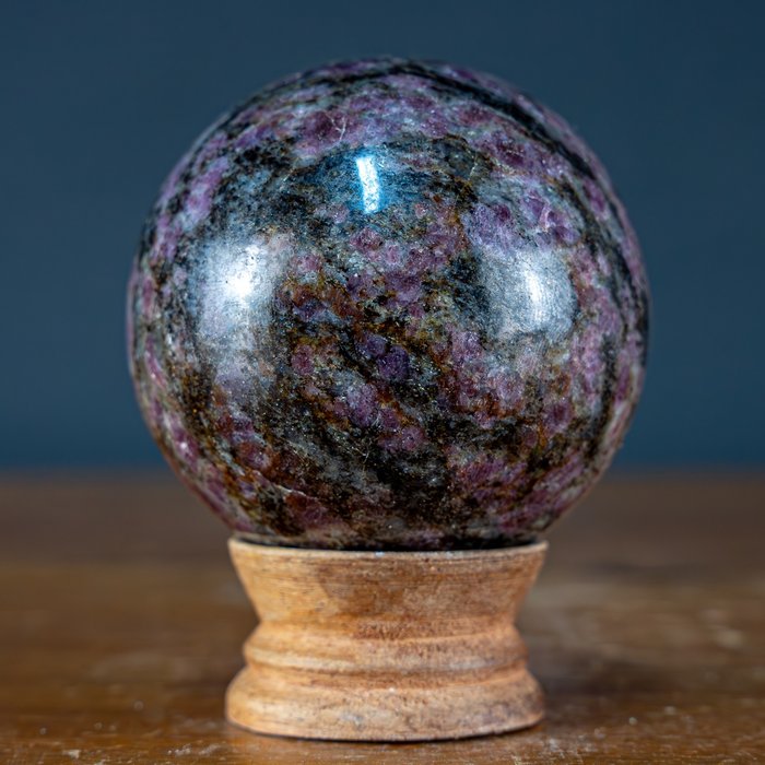天然尖晶石 水晶球体- 577.65 g
