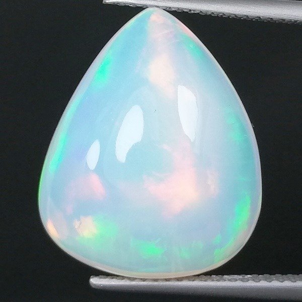 Opal nobil - 12.66 ct