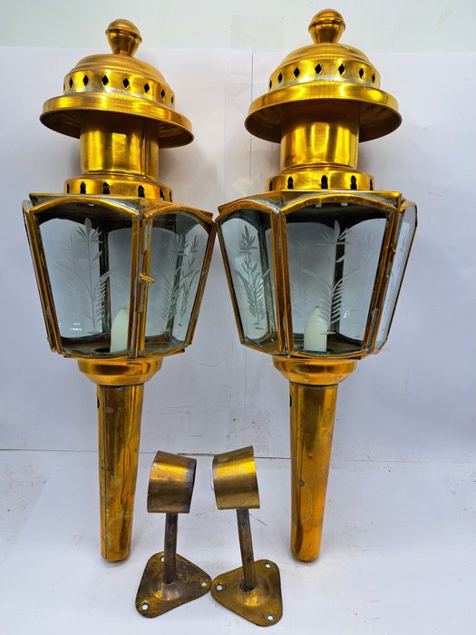 Lantern (2) - Carriage lantern - Brass, Glass
