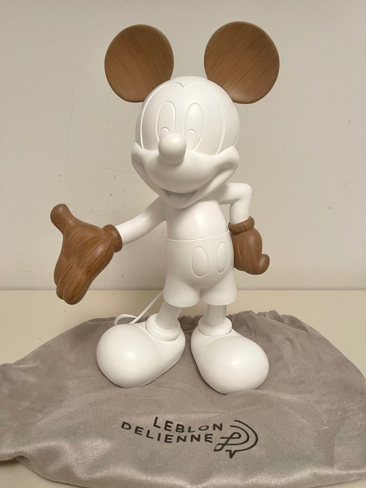 Leblon Delienne - 雕塑, Mickey White and Wood Limited Edition - 30 cm - 树脂 - 2017