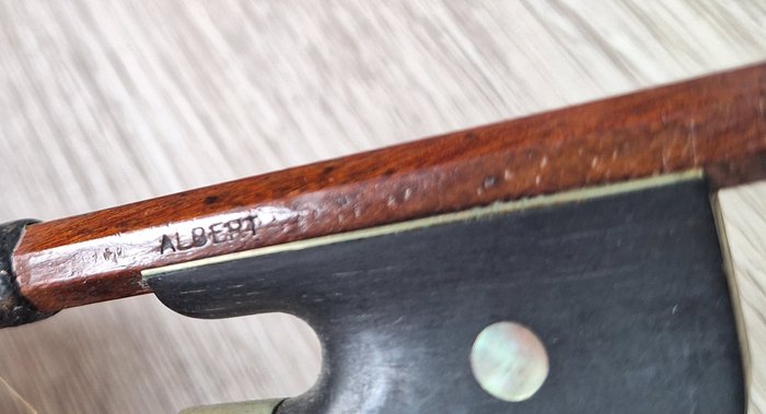 Sehr alter Geigenbogen gestempelt " Albert " - Uralter Geigenbogen - Sammlerstück mit Stempel - Hochwertiges Holz -  - Musikinstrumente