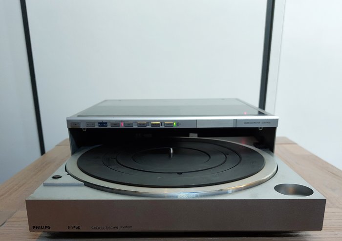 Philips - F-7430 - Rastreamento Linear Eletrônico Gira-discos