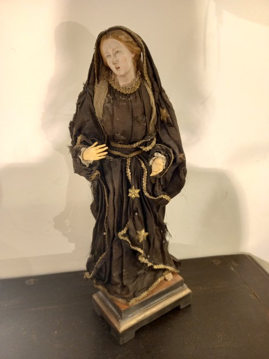 雕像, in terracotta Napoletana rappresentate Madonna addolorata periodo settecento - 46 cm - 陶器