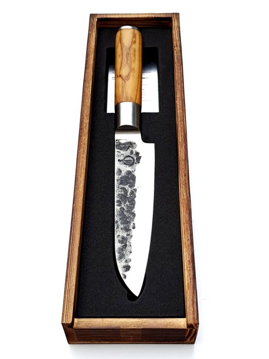 Santoku Knife - Hammered and Forged - 440C Japanese Stainless Steel - Olive Wood - Nóż kuchenny - Drewno oliwne, Stal (nierdzewna) - Japonia