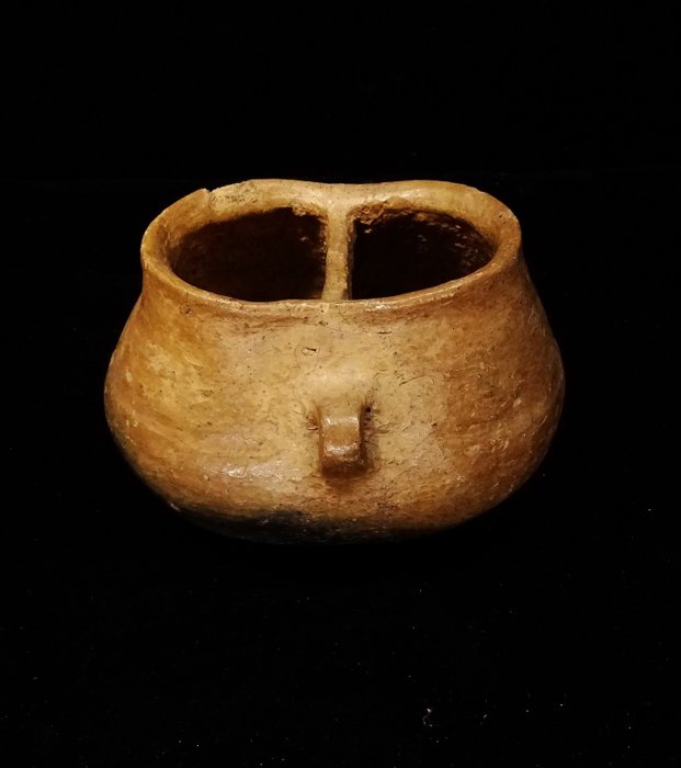 Epoca de Bronz - Vaza cu compartiment preistoric - Unic! - Cultura Lusaciana - 1500 - 800 i.Hr.
