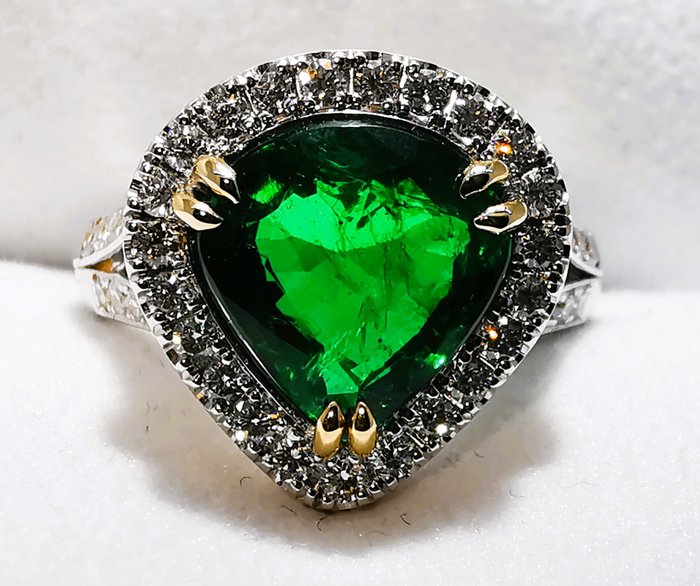 Anel Óleo Menor Verde Esmeralda Vívido 3,87 ct Esmeralda - Zâmbia - Diamante 