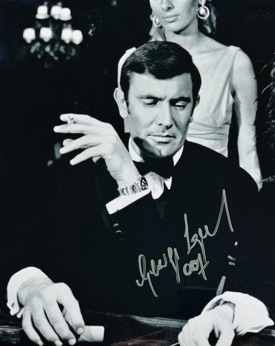 James Bond 007: On Her Majesty’s Secret Service - George Lazenby, signed with COA