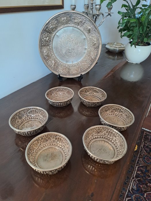 7 taças e prato, Prata maciça 950 - 1185 gr. - Bali - Indonésia