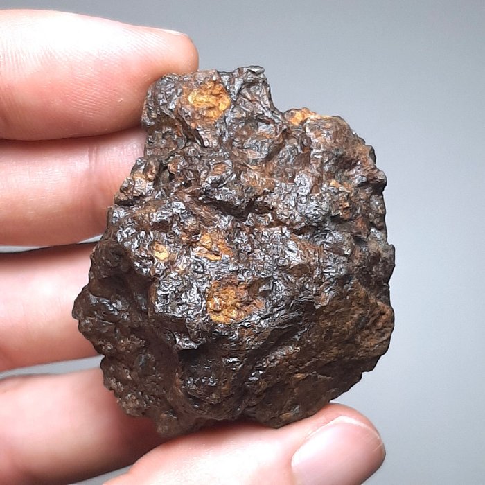 塞里科隕石。來自肯亞的橄欖石 - 69 g