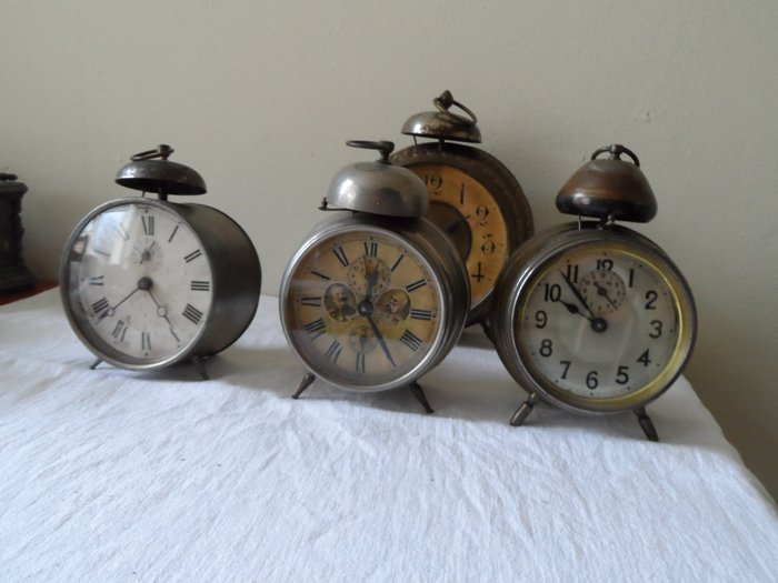 桌鐘和座鐘 - 鬧鐘 - 黃銅、鋅、鐵、玻璃、纖維素 - 1910-1920