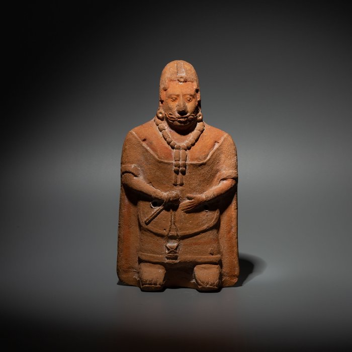 玛雅人，墨西哥吉安娜岛。 Terracotta 高贵人物。公元 500 - 700 年。高 19 厘米。带有 TL 测试和西班牙出口许可证。
