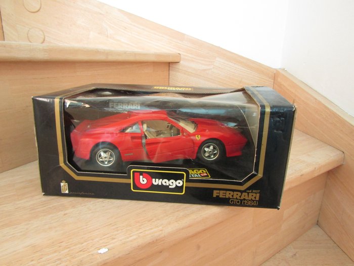 Bburago 1:18 - Αυτοκίνητο μοντελισμού - Ferrari GTO 1984 + Ferrari Testarossa "Italia '90"