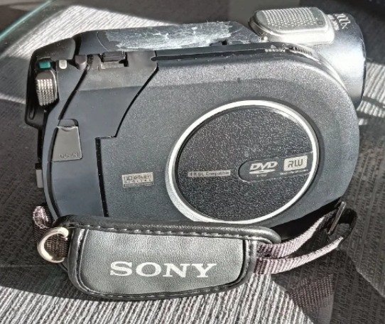 Sony Handycam DCR-DVD106 Digitaalinen videokamera