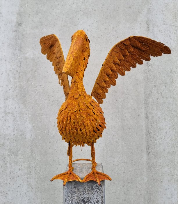 Beeldje – XL Pelican statue – IJzer (gesmeed)