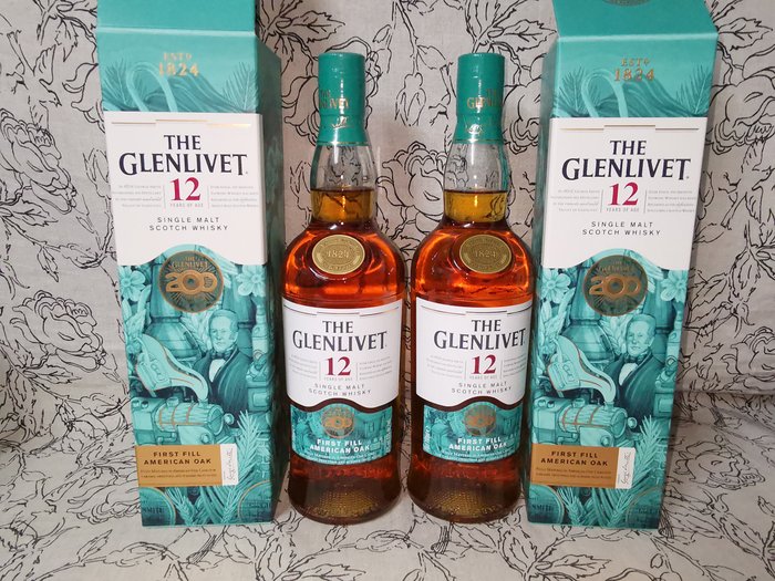 Glenlivet 12 years old - 200 Years Anniversary Limited Edition - Original bottling  - 700 ml - 2 flaskor
