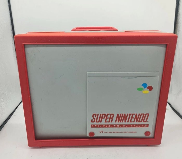 Nintendo - Super Nintendo / Snes / Nes - Official Nintendo Version - Suite Case - 1992 collectors item - Snes - Videospil - I original æske