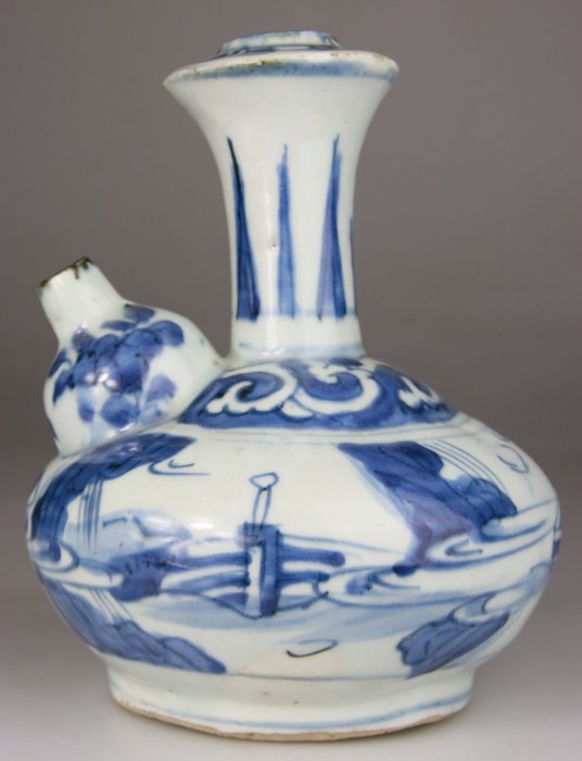 Kendi Vase - Bleu et Blanc - Epoque Wanli Ming - Porcelaine - Chine - Ming XVIIe Siecle