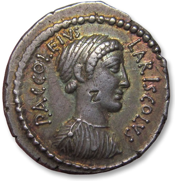Rooman tasavalta. P. Accoleius Lariscolus, 43 BC. Denarius Rome mint - beautifully toned -