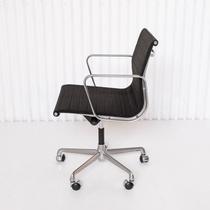 ICF - Charles Eames, Ray Eames - 办公椅 - EA 117 - 纺织品