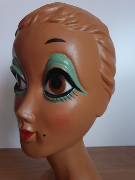 Mannequin -  (1) -  Vintage manöken sapkafej Twiggy - Műanyag
