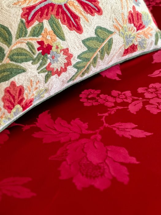 錦緞絲綢床罩，深紅色，飾有流蘇。雙人床。 - 床罩 - 260 cm - 240 cm