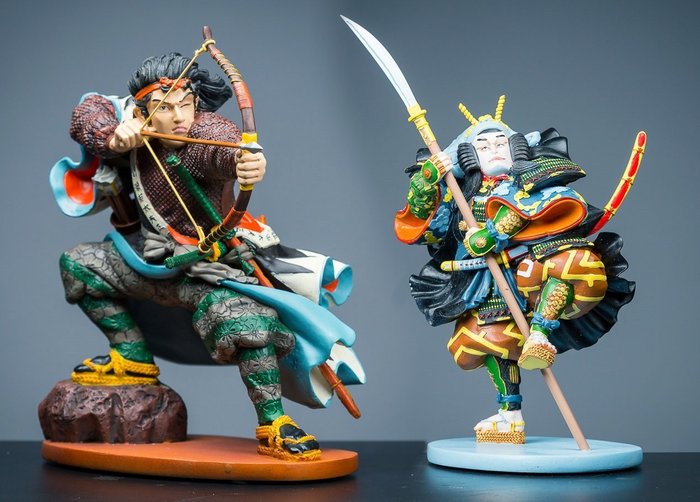 Ed van Rosmalen - 小塑像 - Twee Samurai beelden: Mase Chudayu en Kodanji Kunisada - 寶麗石