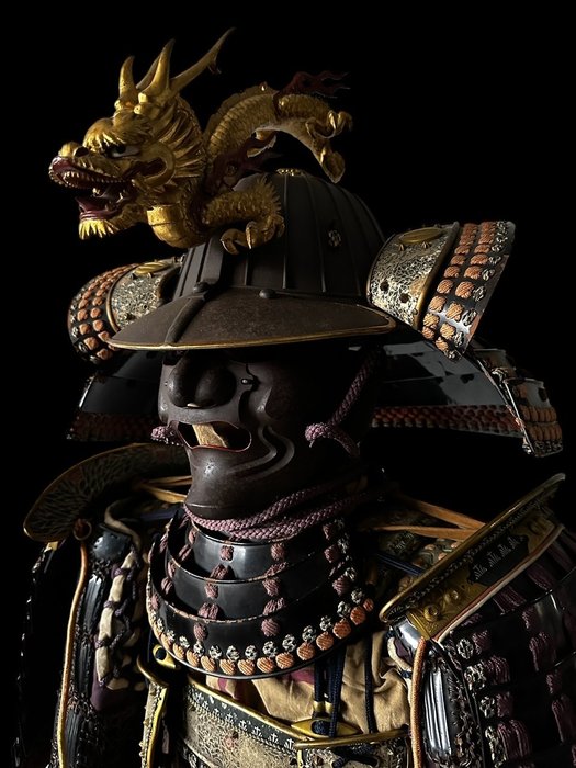 Original japanische Kriegsrüstung - Stoff, Eisen, Leder - Samurai Ashikaga clan - Japan - Edo-Zeit um 1650