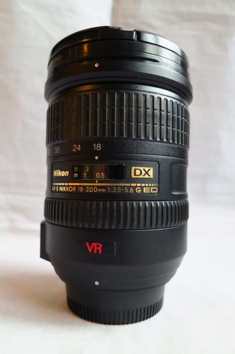 Nikon AF-S DX Zoom-Nikkor 18-200mm f/3.5-5.6G VR Camera lens