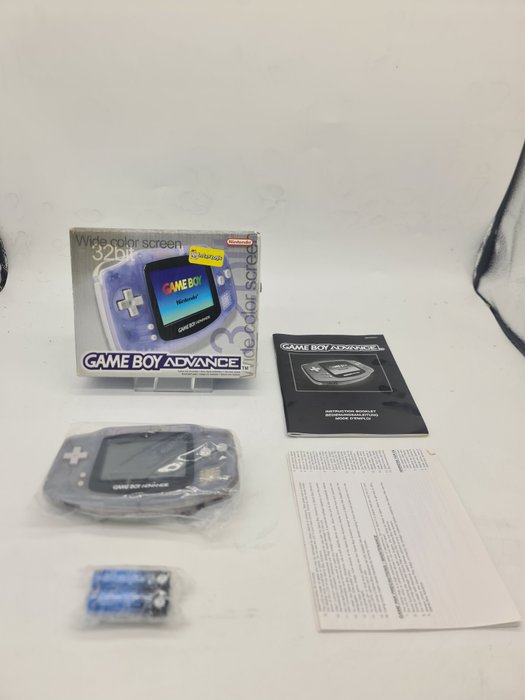 Nintendo - Gameboy Advance Glacier Edition - Complete with insert, manuals, Sealed on 1 side - old stock - Videopelikonsoli - Alkuperäispakkauksessa