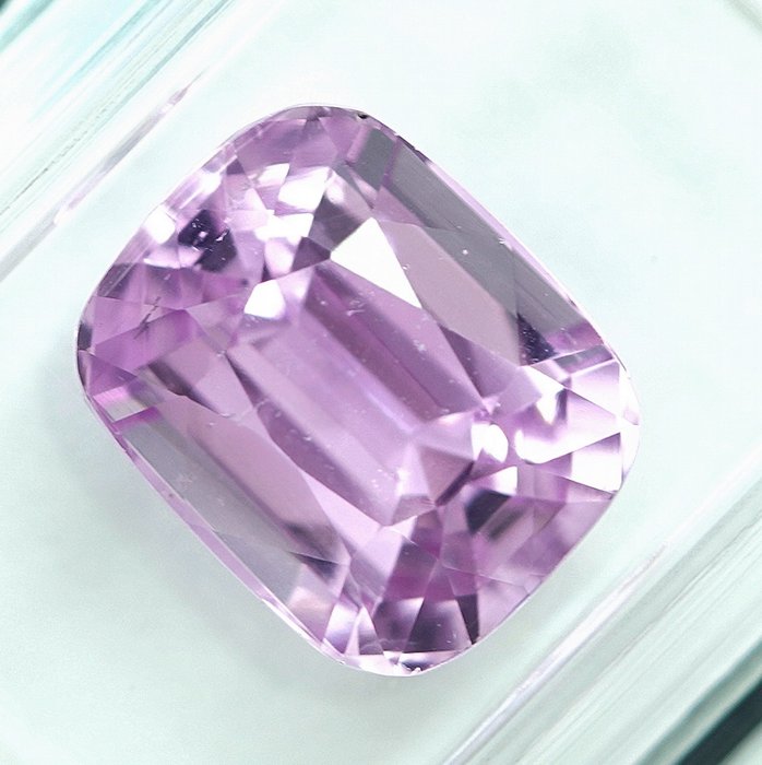 紫锂辉石 - 5.72 ct
