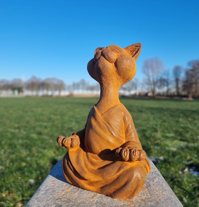Szobrocska - Meditating cat - Vas (öntött/kovácsolt)