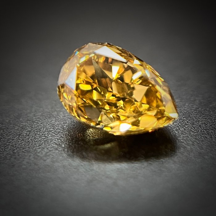 1 pcs Diamant - 0,38 ct - Pære - fancy intens brunlig gul - VS1