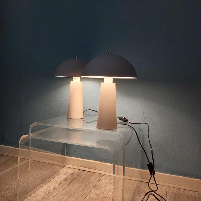 Bordslampa (2) - holländsk design. Svamplampor - Metall