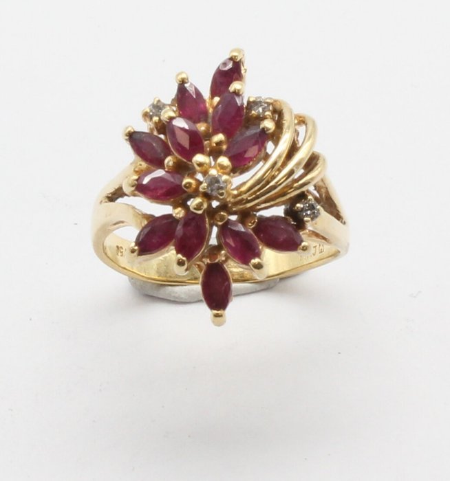 18 karaat Goud – Ring Robijnen – Diamant
