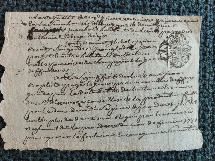 Francja  - Liczne dokumenty pocztowe i skarbowe, w tym dobre znaczki z XVII/XIX w