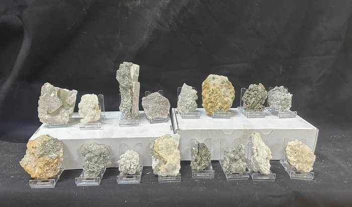 Samling av kalcit av 16 olika typer av kristallisation Övrig- 2 kg
