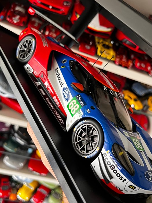 IXO 1:18 - Coche a escala - Ford GT #68 - Limited Edition Series - 24h LeMans - Equipo Ford Chip Ganassi EE.UU.