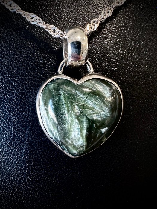 Seraphinite Rare - Heart Pendant - 925 Silver - Height: 2.77 cm - Width: 1.87 cm- 5.5 g