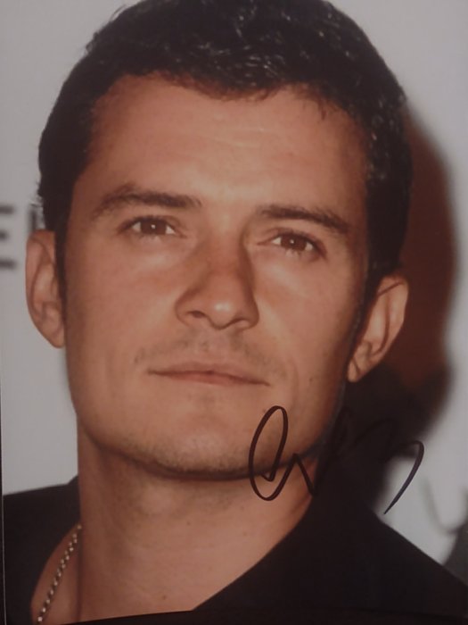 Orlando Bloom (Pirates, LOTR) - Signed in person w/ photo proof (Los Angeles airport, 2017)