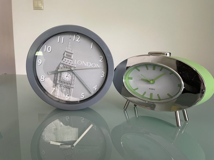 时钟 - 塑料 - 2000-2010