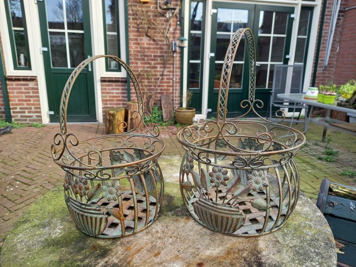 2 Decoratieve Bloemen- of Planten manden - Basket (2) - Metal