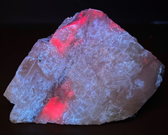 Nagyon ritka eukriptit a spodumenben Fluoreszkáló - Magasság: 7 cm - Szélesség: 5 cm- 131 g - (1)