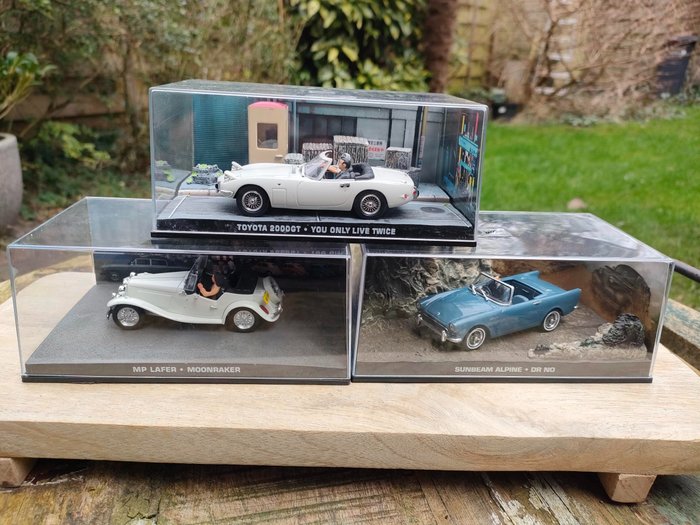 Universal Hobbies 1:43 - 3 - Miniatura de carro - Toyota,Sunbeam en MP Lafer - dos famosos filmes de James Bond!
