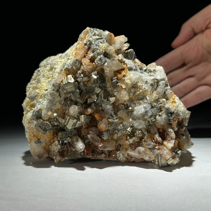 黄铁矿 水晶群 - 高度: 11 cm - 宽度: 14 cm- 2200 g - (1)