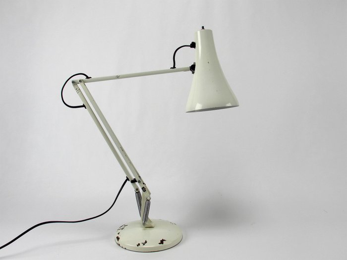 Herbert Terry & Sons - Lampe (1) - Modell 90 - Metall
