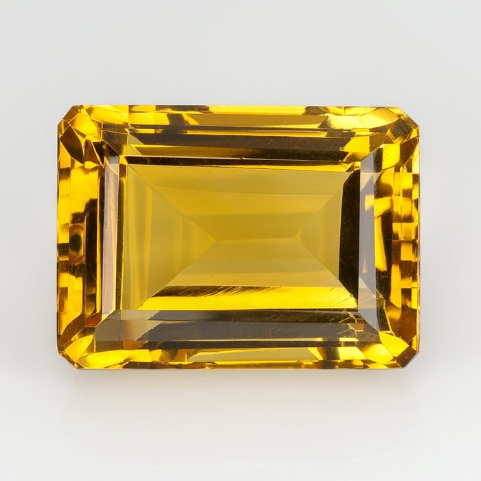 1 pcs 鲜艳的黄橙色 黄水晶 - 32.60 ct