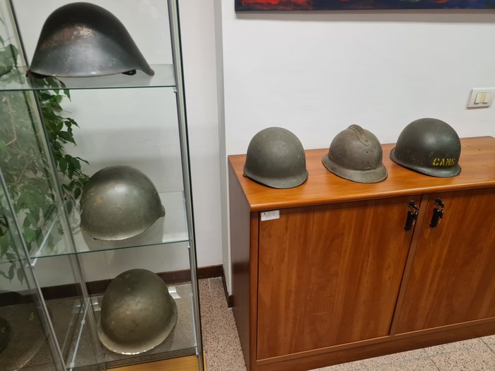 德国 - 军用头盔 - 批量 6 顶头盔，不同型号和国家/地区。